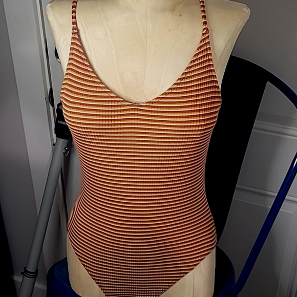 American Eagle Outfitters Tops - American eagle bodysuit